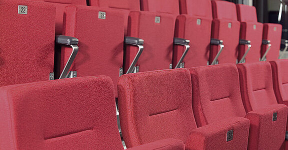 Vielseitige Bestuhlungsmöglichkeiten für Ihre Veranstaltung in der Salzburgarena.