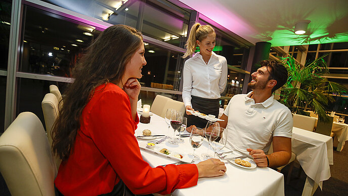 Vor dem Konzert ein exklusives Dinner in der Salzburgarena beim Dinner on Top.